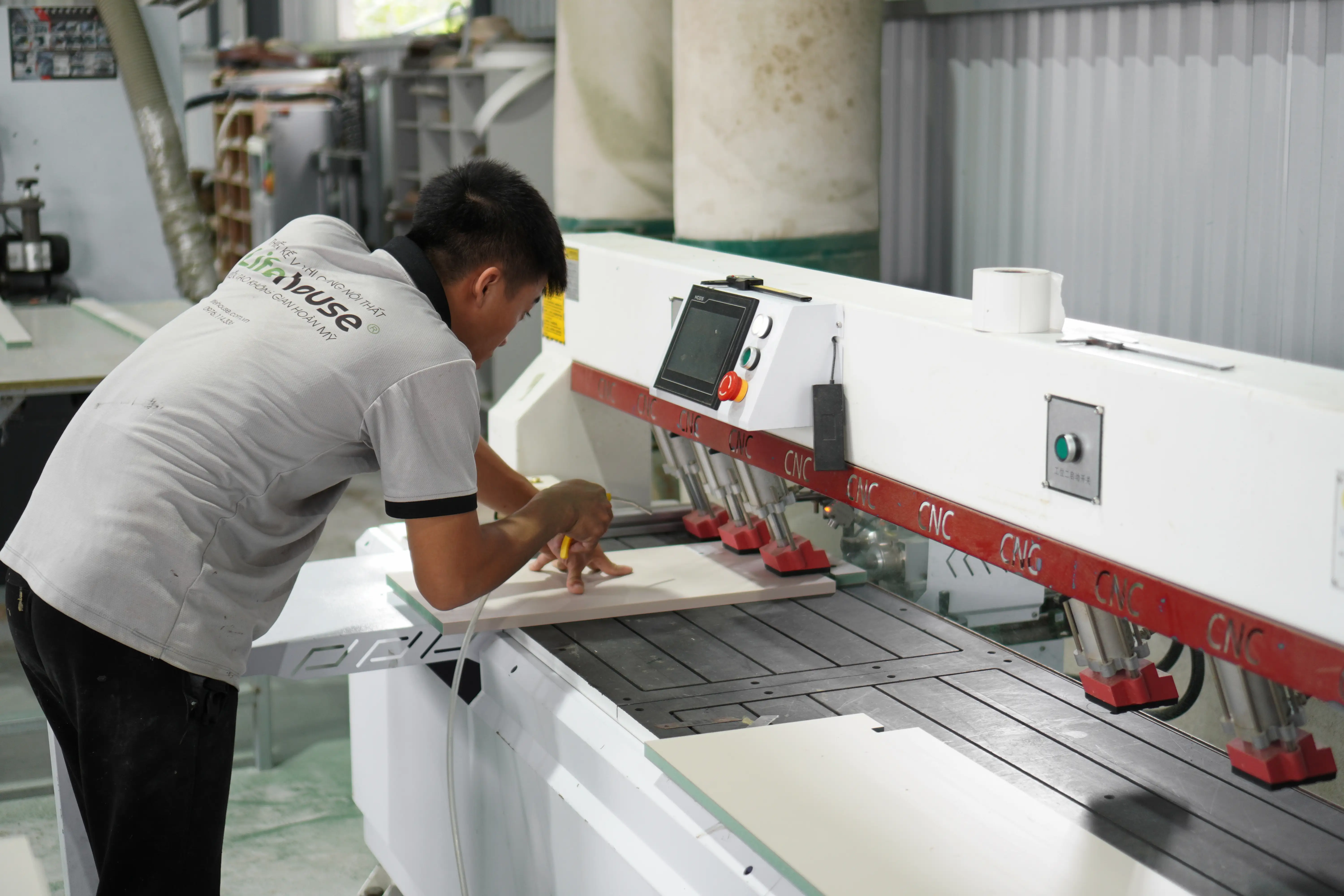 Máy khoan liên kết tự động